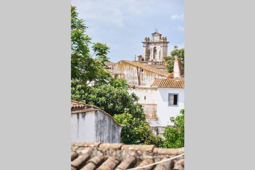 Home In One Of Evora'S Most Historical Squares エクステリア 写真
