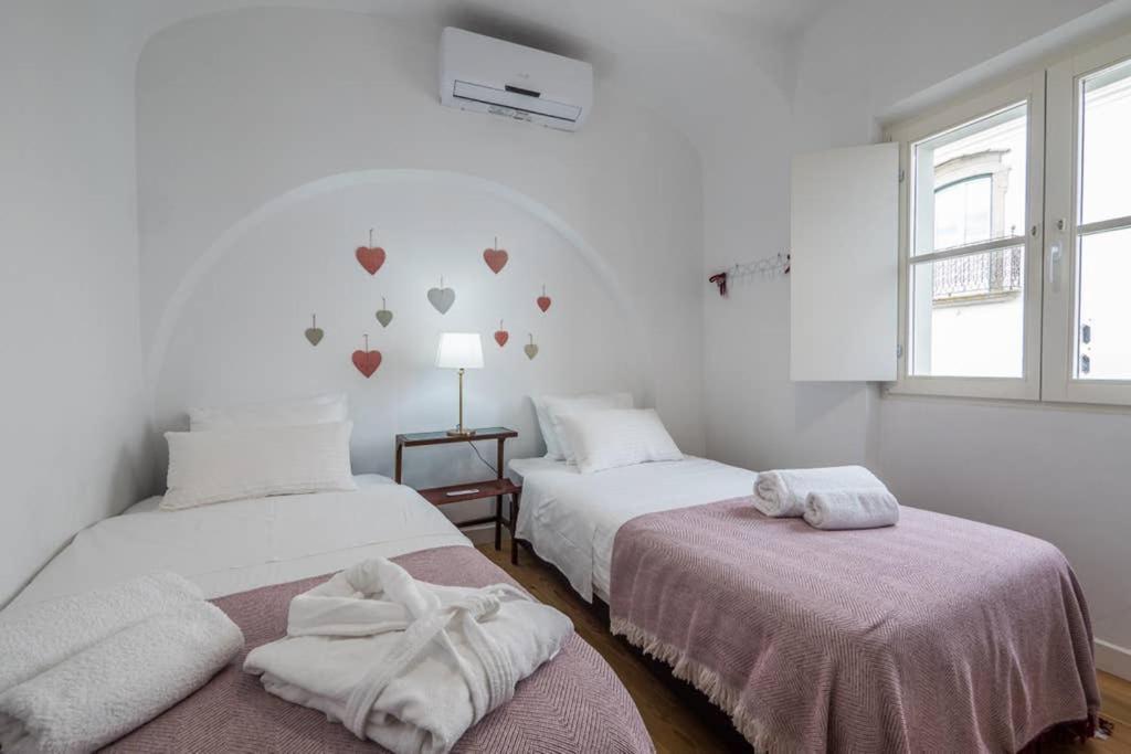Home In One Of Evora'S Most Historical Squares エクステリア 写真